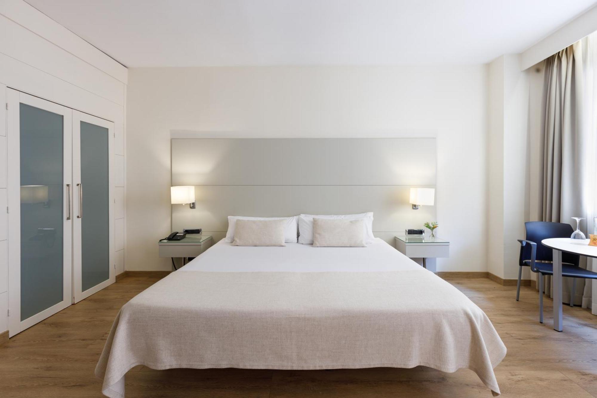 Aparthotel Mariano Cubi Barcelona Exteriör bild